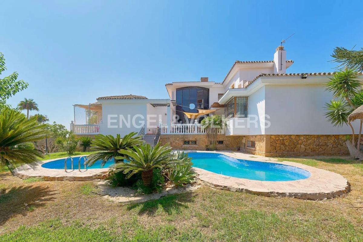 Venta de chalet independiente en Barrio Cortijo Torrequebrada, Benalmádena
photo 1