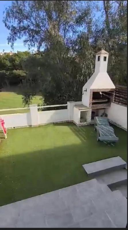 Venta de chalet independiente en Calle Torrequebrada, Benalmádena
photo 2