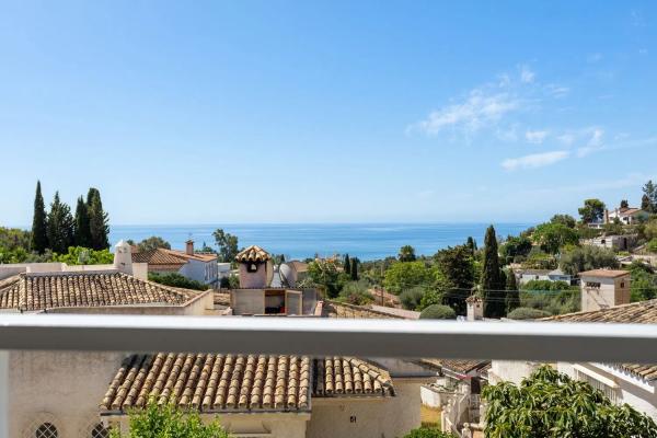 Detached villa for sale in Calle Las 7 Flores, 2, Benalmádena photo 1