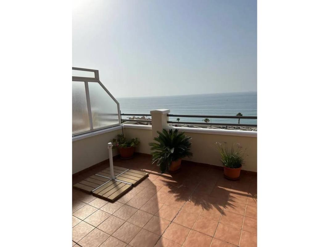 Venta de piso en Calle El Coloso, Benalmádena
photo 1