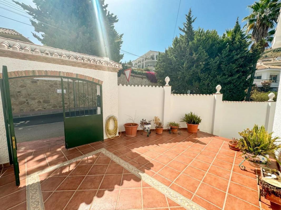 Sprzedaż niezależnego domku jednorodzinnego w Calle Pamela, Benalmádena photo 2