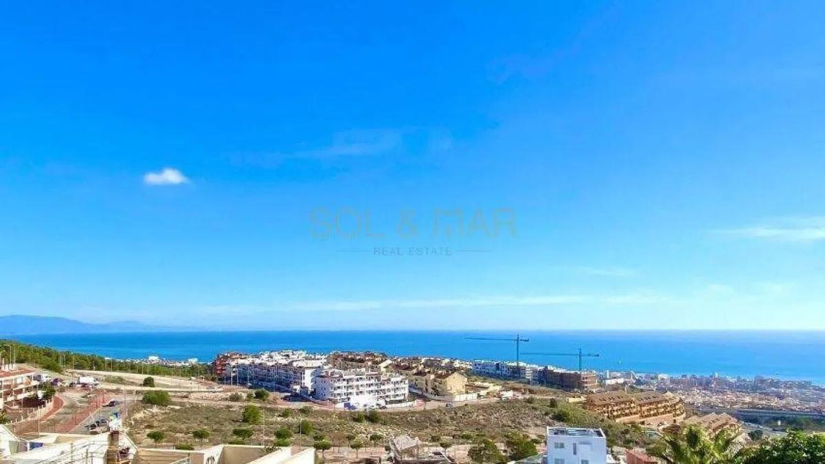 Venta de piso en Santangelo, Benalmádena
photo 1