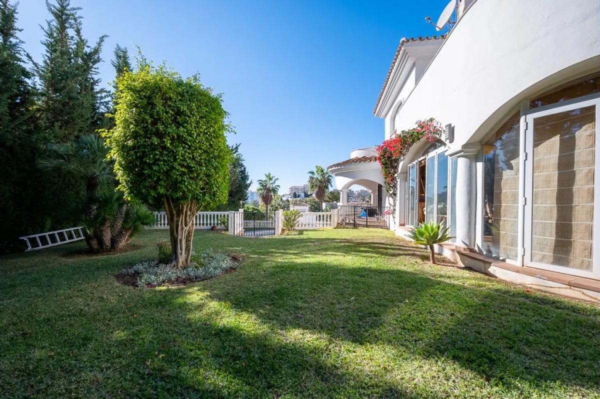 Sprzedaż niezależnego domku jednorodzinnego w  Barrio Hacienda Torrequebrada, Benalmádena photo 3