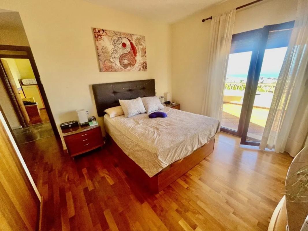 Sale of independent chalet in Avenida del Bierzo, Benalmádena
photo 3