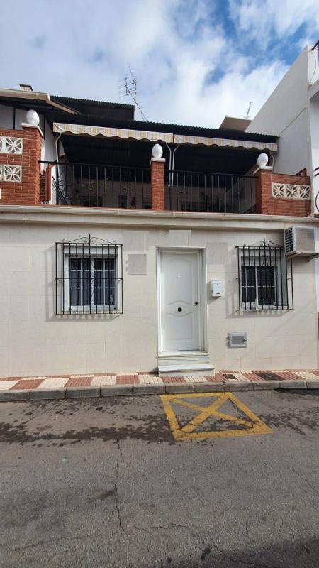 Sale of independent chalet in Calle Velarde, Benalmádena
photo 1