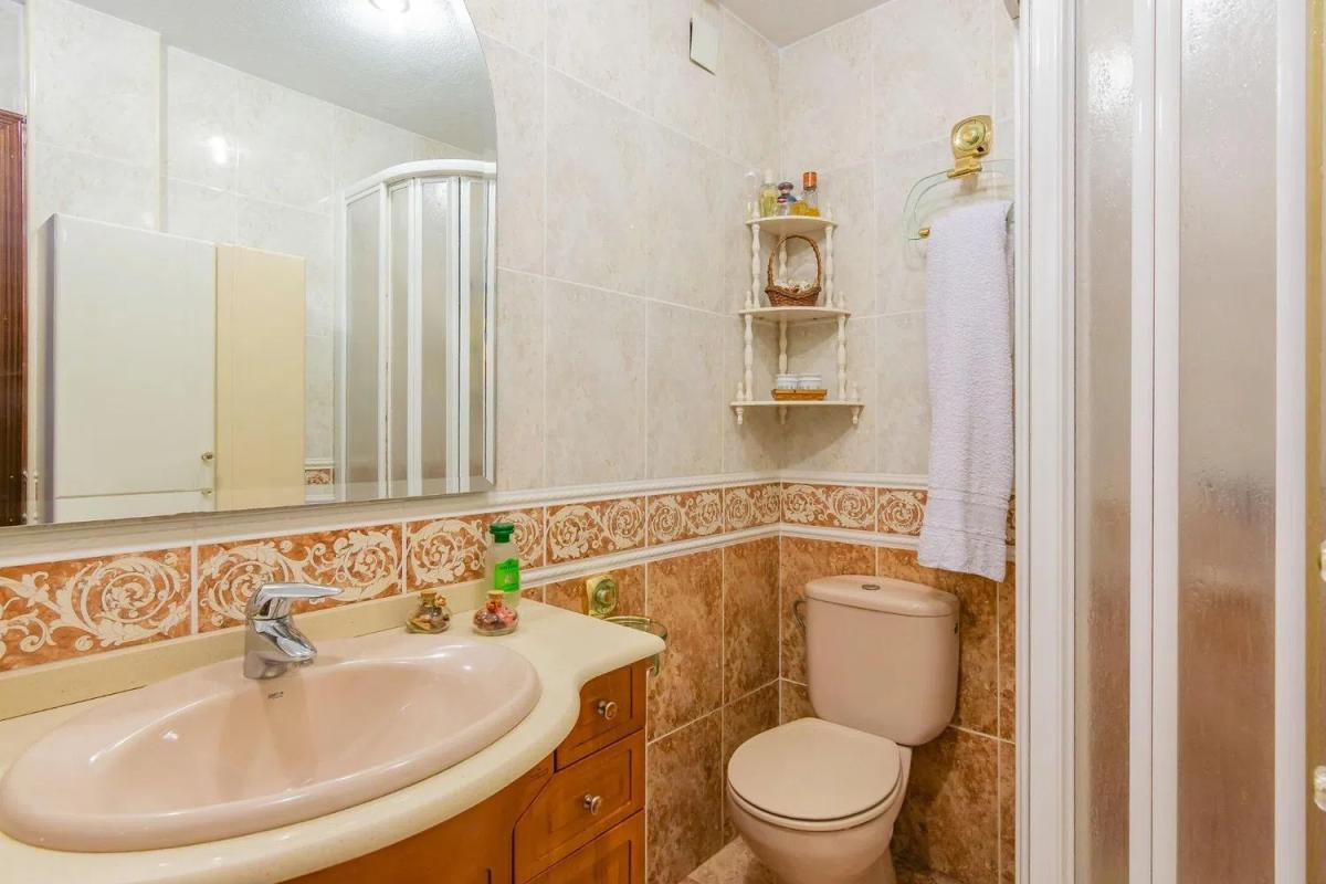 Sale of apartment in Avenida Marysol, Benalmádena
photo 4
