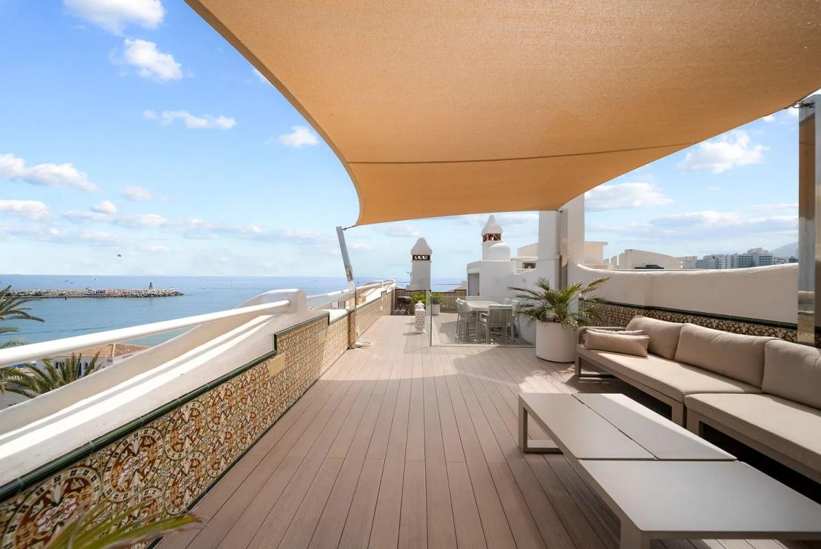 Penthouse sale in Avenida Juan Sebastián Elcano, Benalmádena photo 2