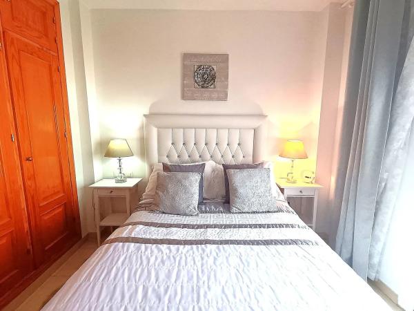 Chalet independiente en venta en Arroyo de la Miel, Benalmádena thumbnail 2