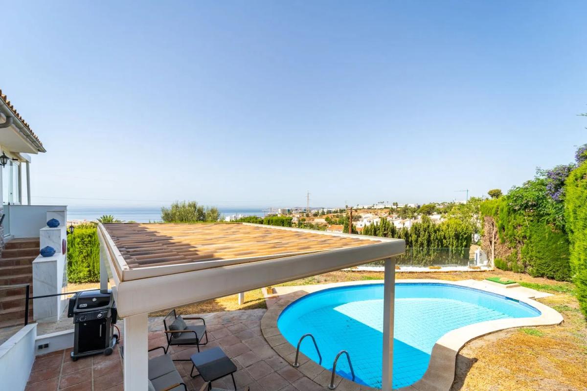 Sale of independent chalet in Calle Cártama, Benalmádena
photo 2
