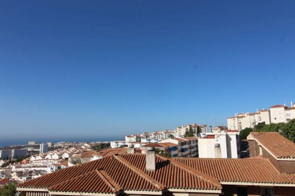 Chalet independiente en venta en Calle Jerez, Benalmádena thumbnail 1