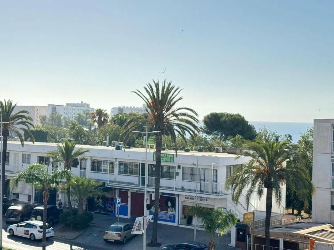 Продажа квартиры на Avenida Antonio Machado, Бенальмадена
photo 1