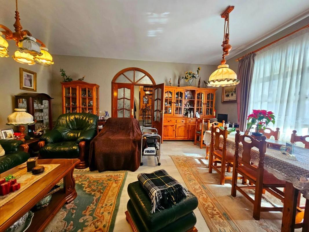 Sale of independent chalet in Avenida de la Yedra s/n, Benalmádena
photo 4