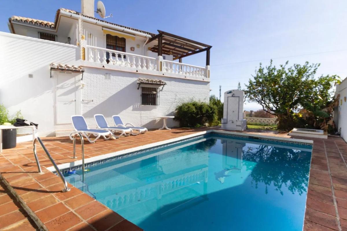 Продажа отдельного шале в  Camino Real de Fuengirola s/n, Бенальмадена photo 2