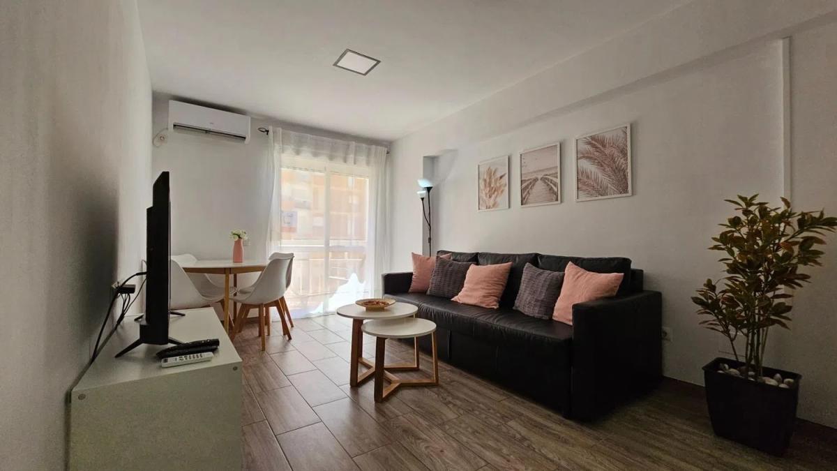 Venta de piso en Calle Luis Vives, Benalmádena
 photo 2