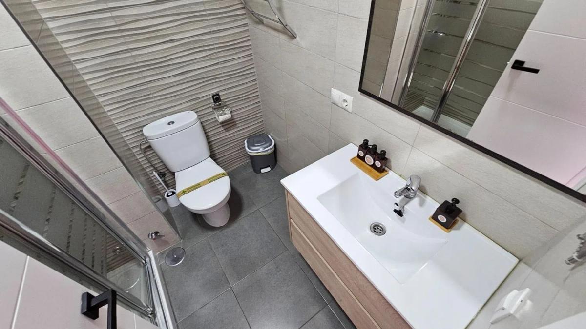 Venta de piso en Calle Luis Vives, Benalmádena
 photo 3
