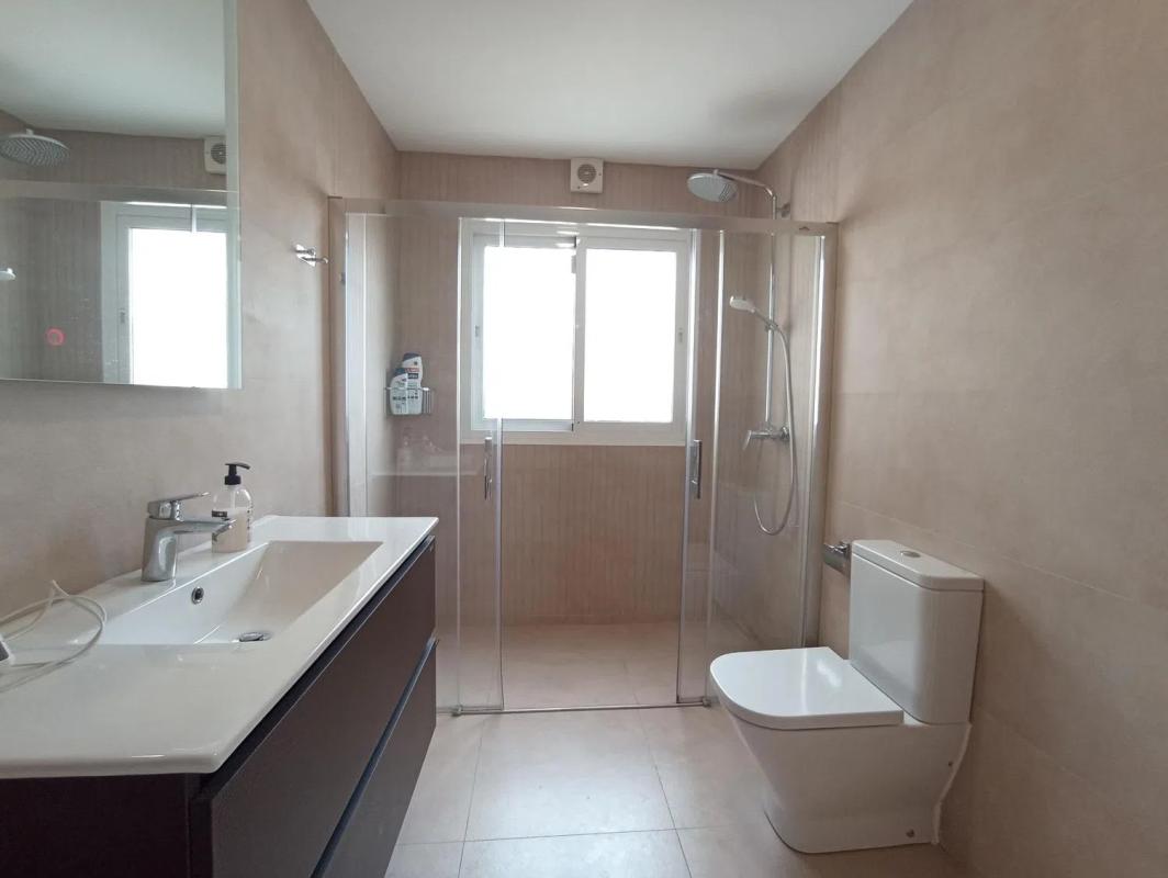 Sale of independent chalet in Calle Salamanca, Benalmádena
photo 5