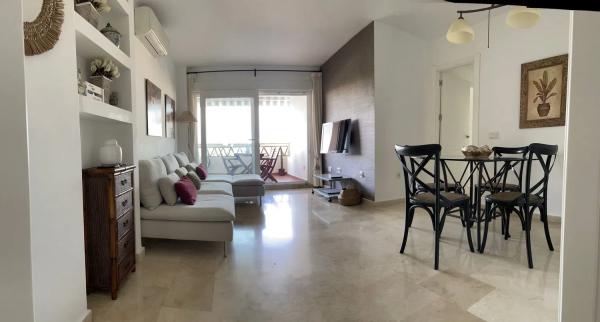 Продажа квартиры в  Avenida Gandhi, 7, Бенальмадена photo 1