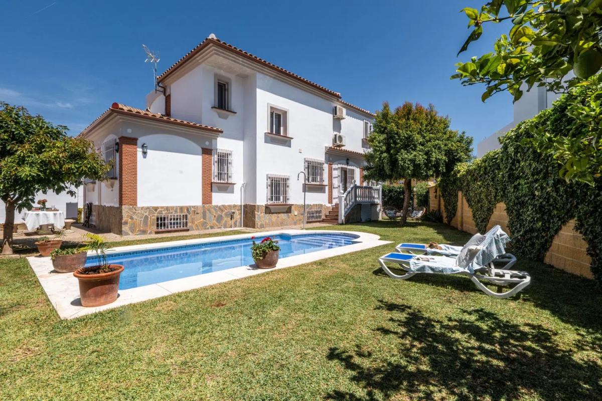 Venta de chalet independiente en Calle Acebo, 135, Benalmádena
photo 1