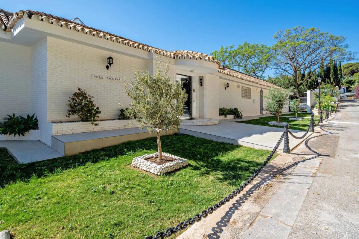 Продажа отдельного шале в Barrio Rancho Domingo - La Hacienda, Бенальмадена photo 1