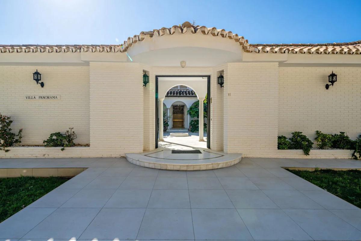 Продажа отдельного шале в Barrio Rancho Domingo - La Hacienda, Бенальмадена photo 2