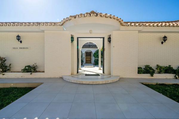 Chalet independiente en venta en  Barrio Rancho Domingo - La Hacienda, Benalmádena photo 2