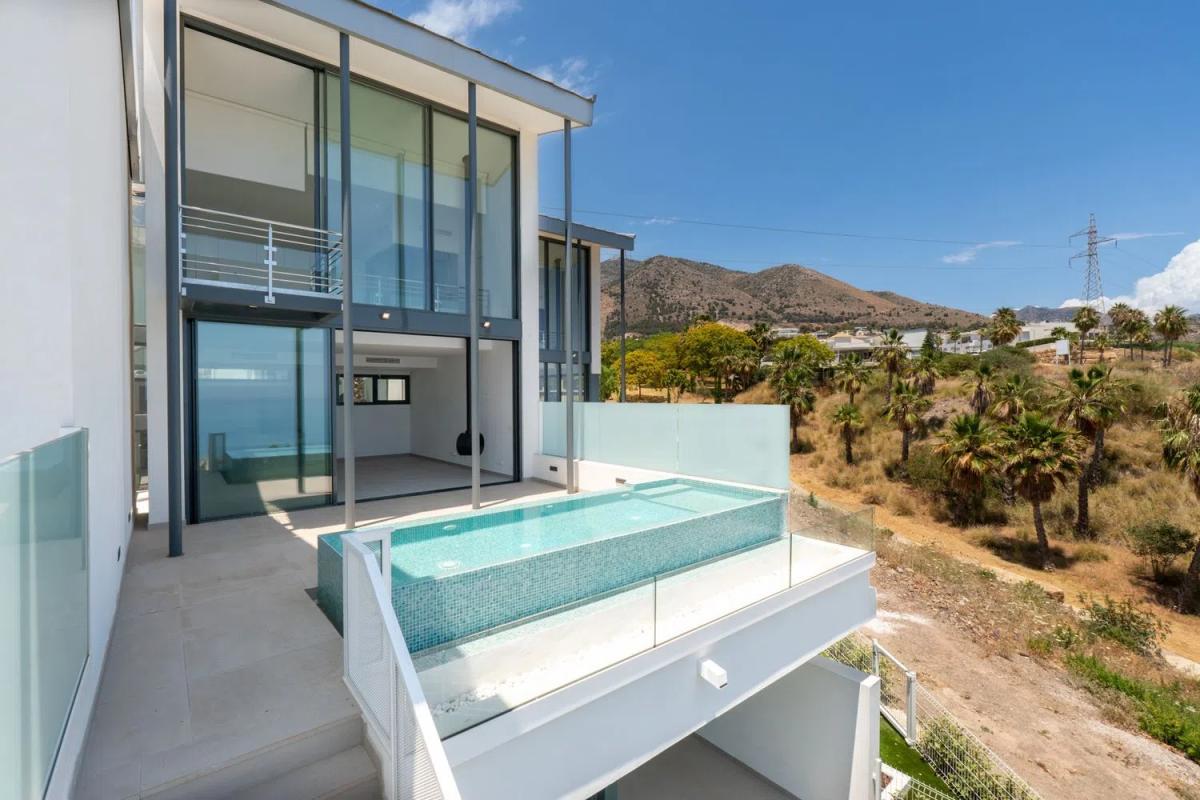 Sale of independent chalet in El Higuerón - Capellanía, Benalmádena
photo 3