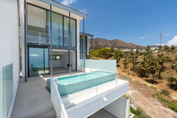 Detached villa for sale in El Higuerón - Capellanía, Benalmádena thumbnail 2