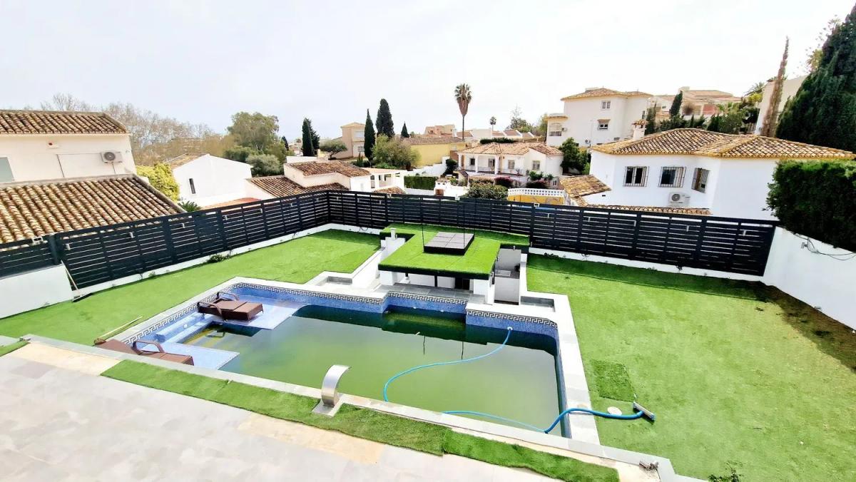 Sale of independent chalet in Avenida del Pacífico, 20, Benalmádena
photo 5