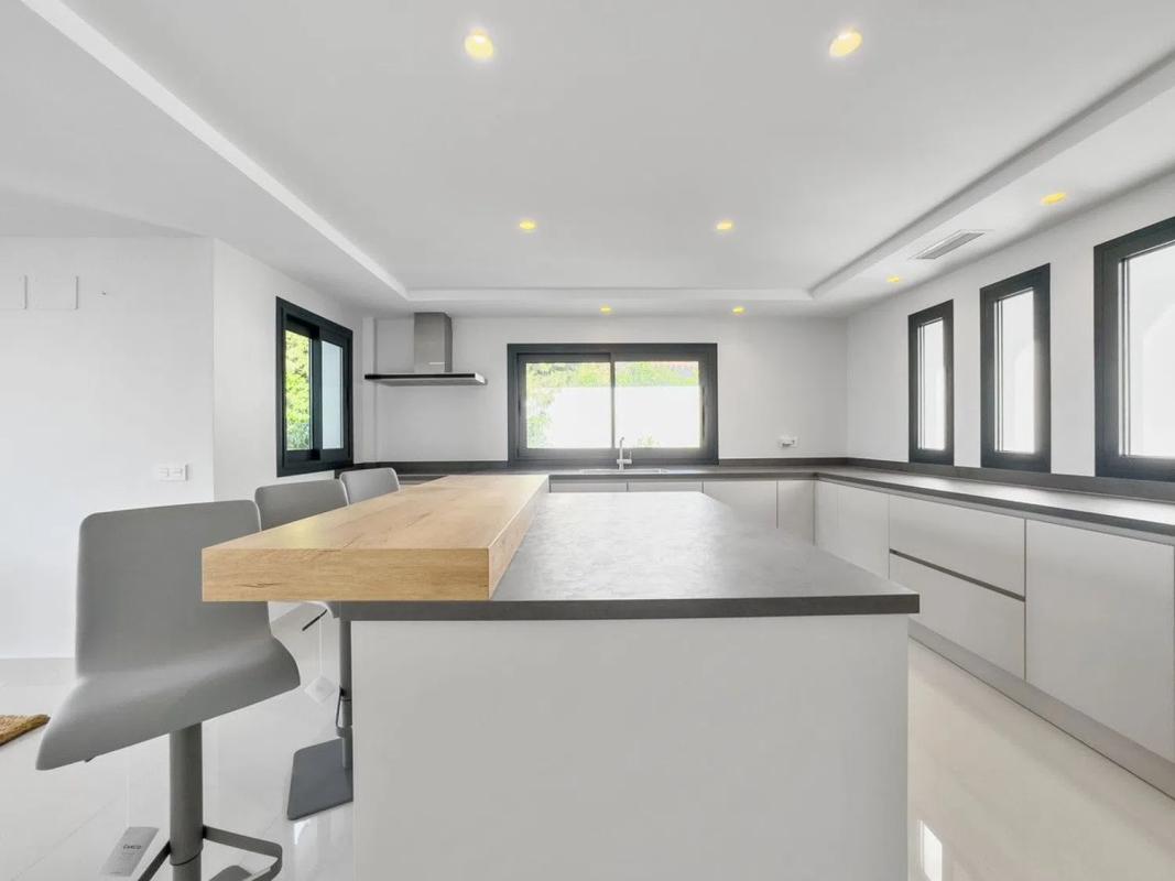 Sale of independent chalet in Calle Bilbao, Benalmádena
photo 4