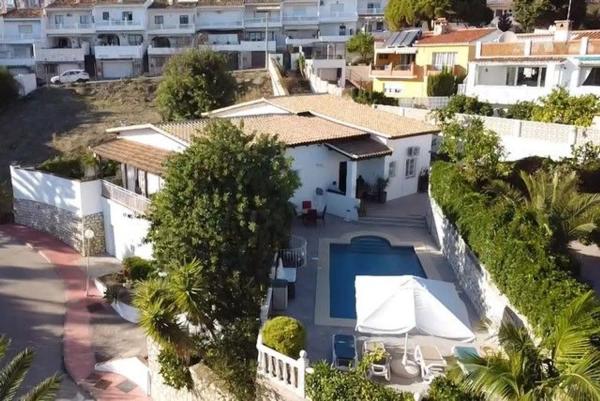 Wolnostojąca willa na sprzedaż w Avenida de la Vista, Benalmádena photo 1