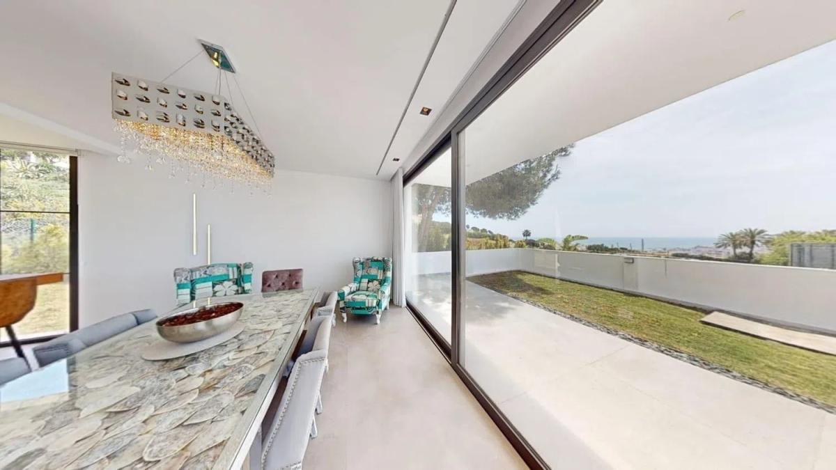 Sale of independent chalet in Avenida Retamar, Benalmádena
photo 3