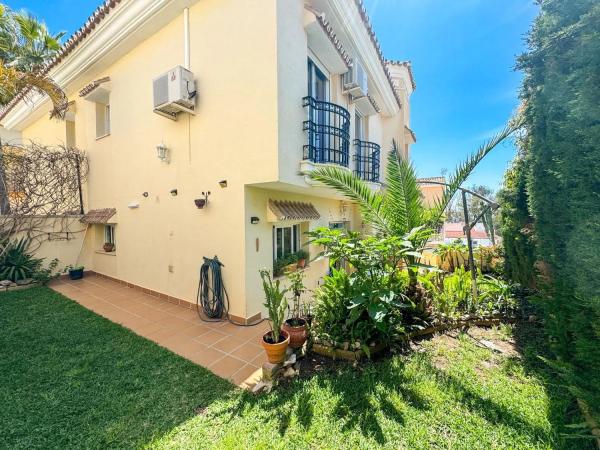 Chalet independiente en venta en  Barrio Rancho Domingo - La Hacienda, Benalmádena photo 1