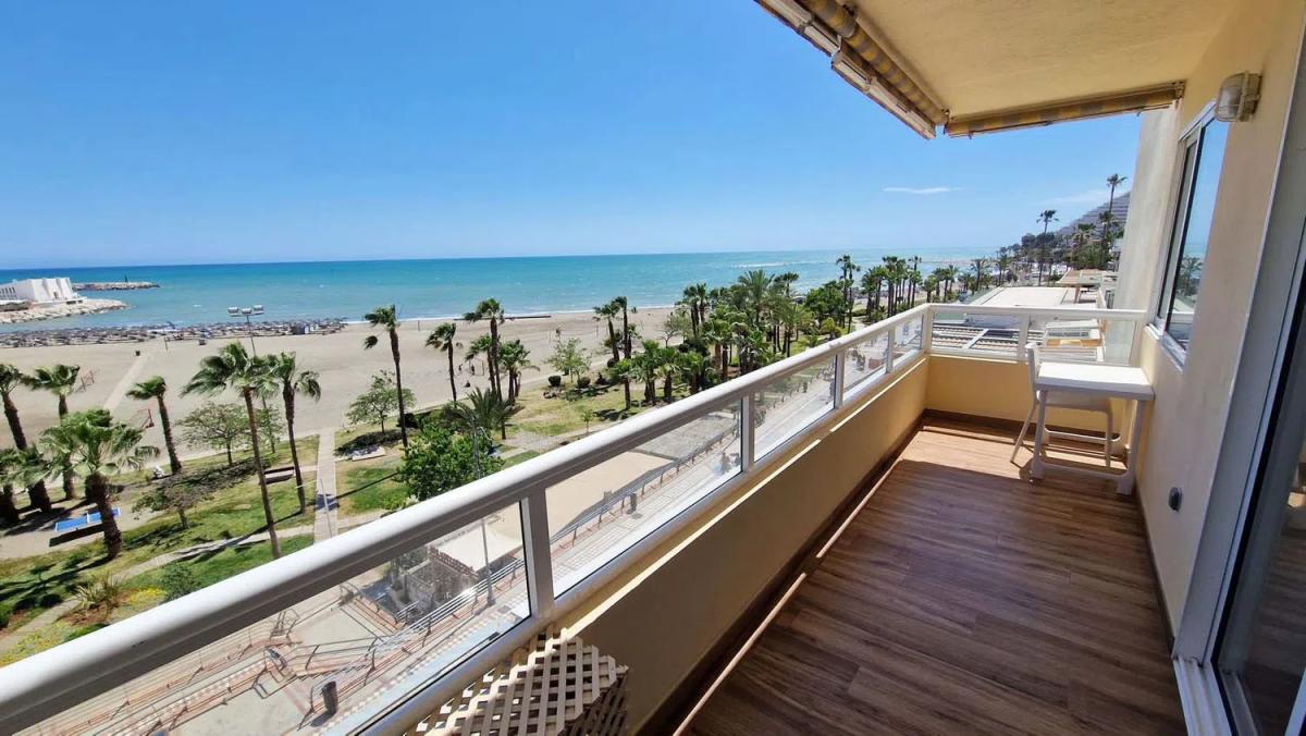 Venta de piso en Barrio Zona Centro Comercial Torrequebrada, Benalmádena
photo 1