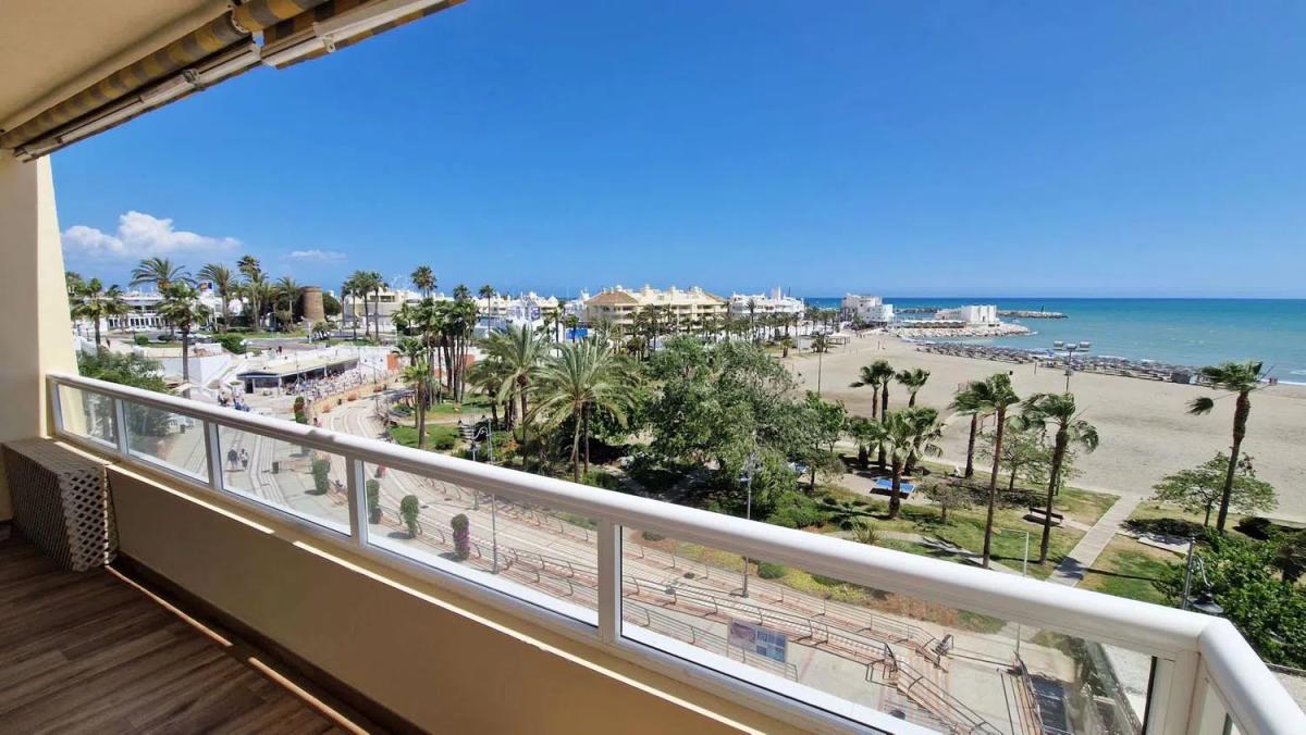 Venta de piso en Barrio Zona Centro Comercial Torrequebrada, Benalmádena
photo 2