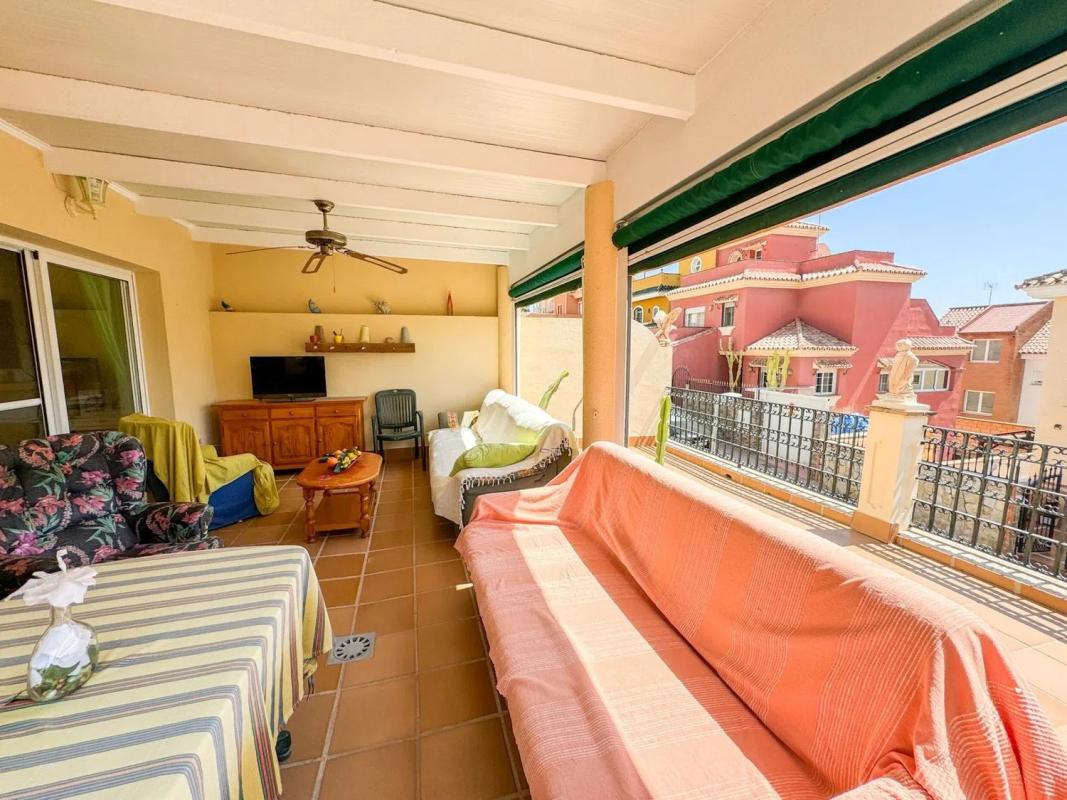 Продажа отдельного шале в  Calle del Caserío, Бенальмадена photo 4