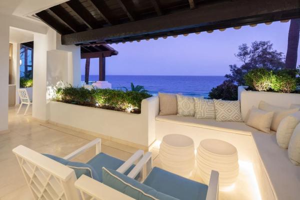 Ático en venta en  Avenida Melvin Villaroel, Puente Romano., Marbella photo 2