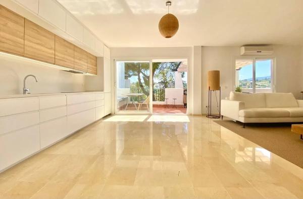 Ático en venta en  Barrio Nagüeles, Marbella photo 2