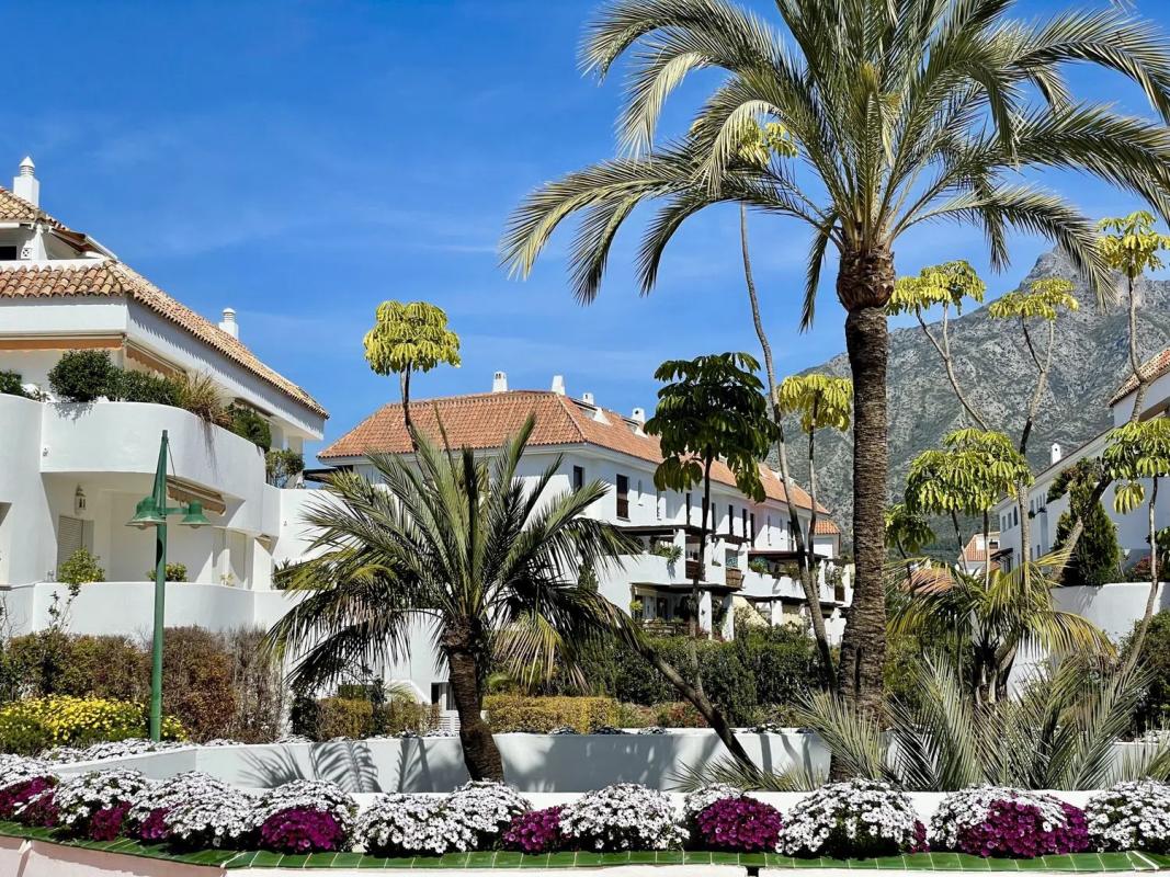 Venta de ático en Bulevar Príncipe Alfonso de Hohenlohe, Marbella photo 2