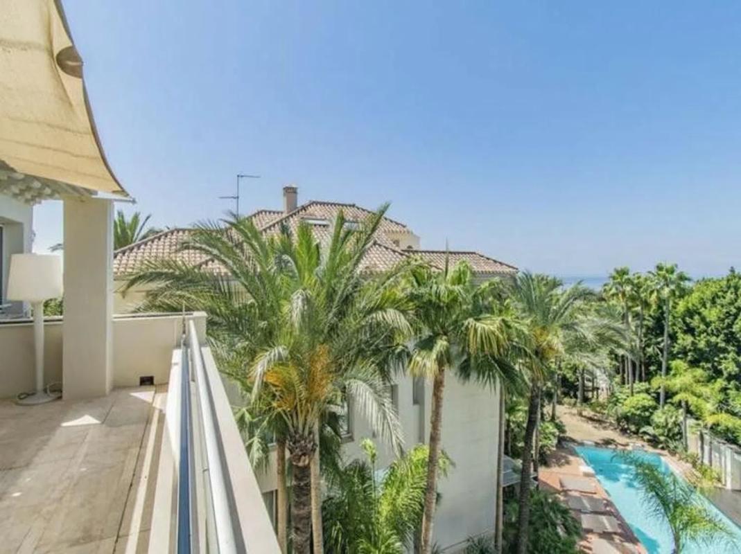 Sprzedaż poddasza w Calle Albinoni, Marbella photo 1