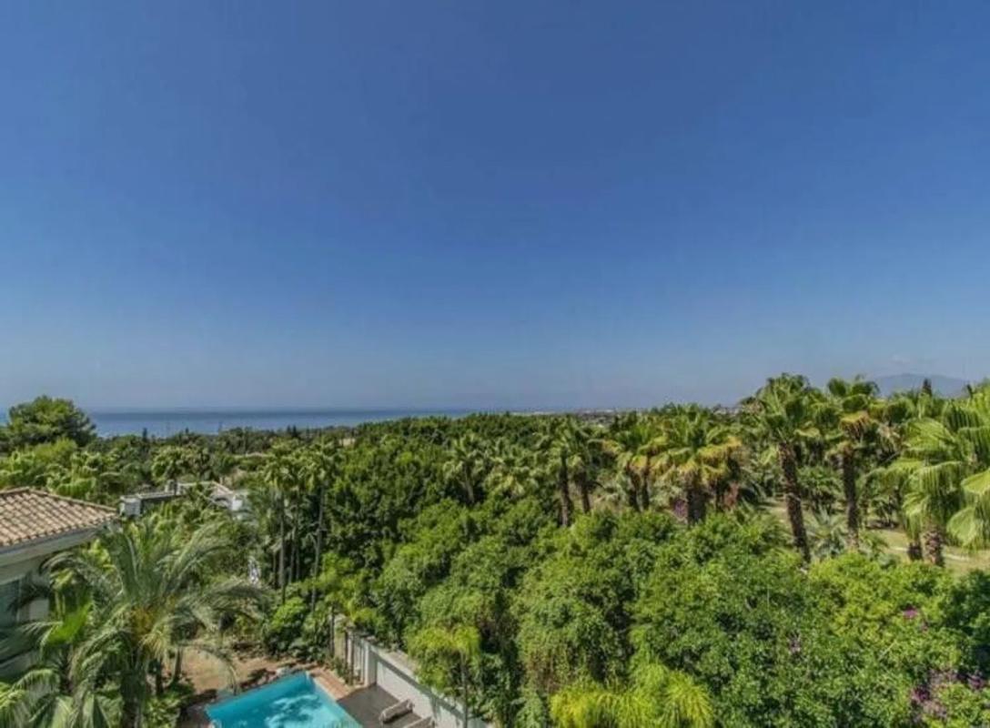 Sprzedaż poddasza w Calle Albinoni, Marbella photo 2