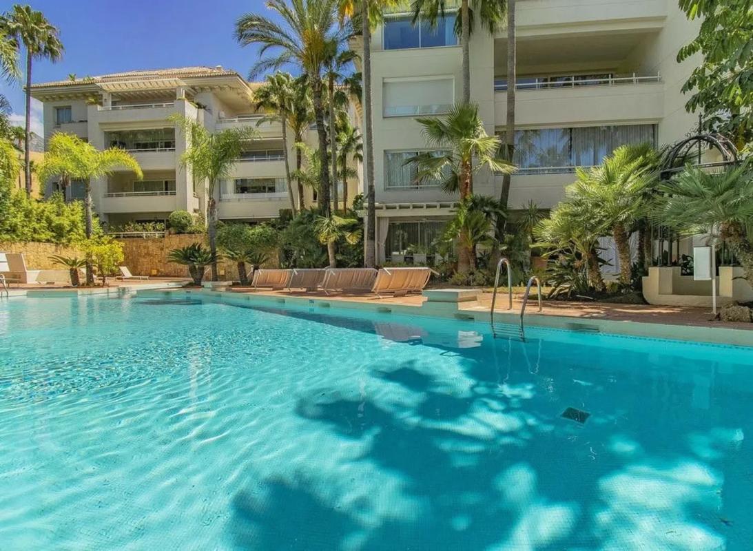 Sprzedaż poddasza w Calle Albinoni, Marbella photo 4