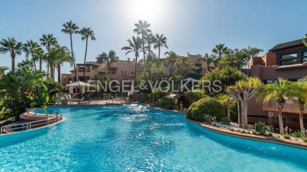 Ático en venta en  Avenida Buchinger, Marbella photo 1