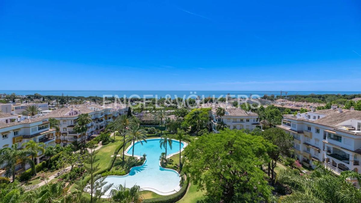 Venta de piso en Bulevar Ashmawi, Marbella
photo 1