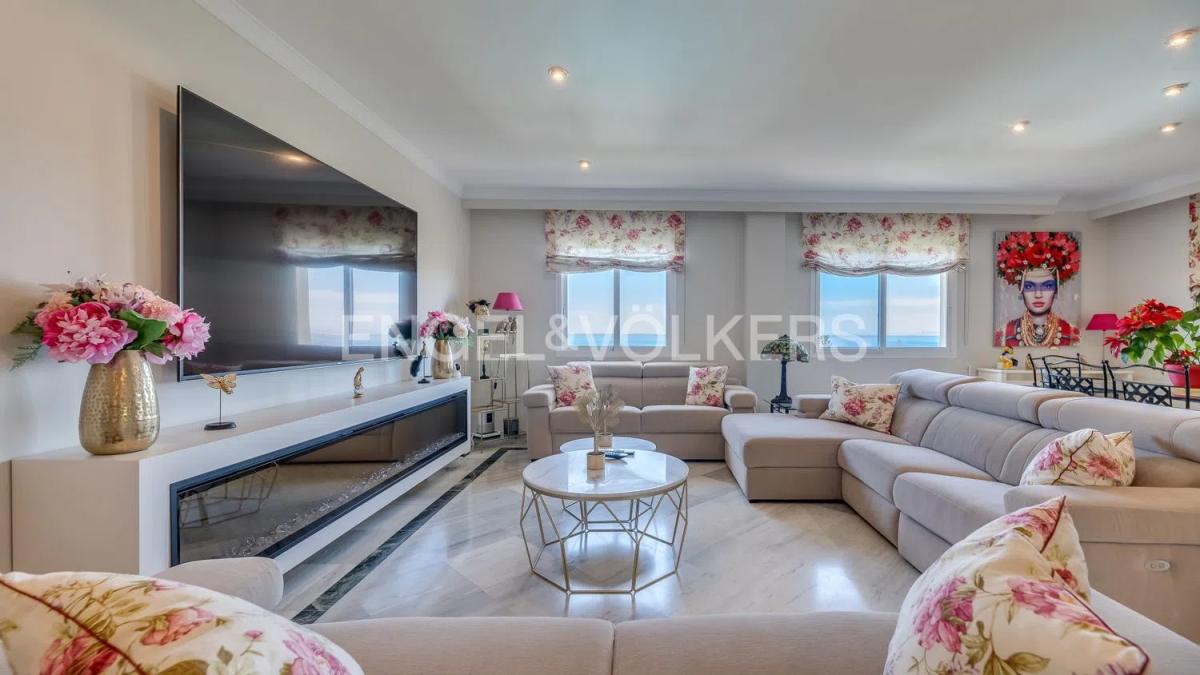Venta de piso en Bulevar Ashmawi, Marbella
photo 2