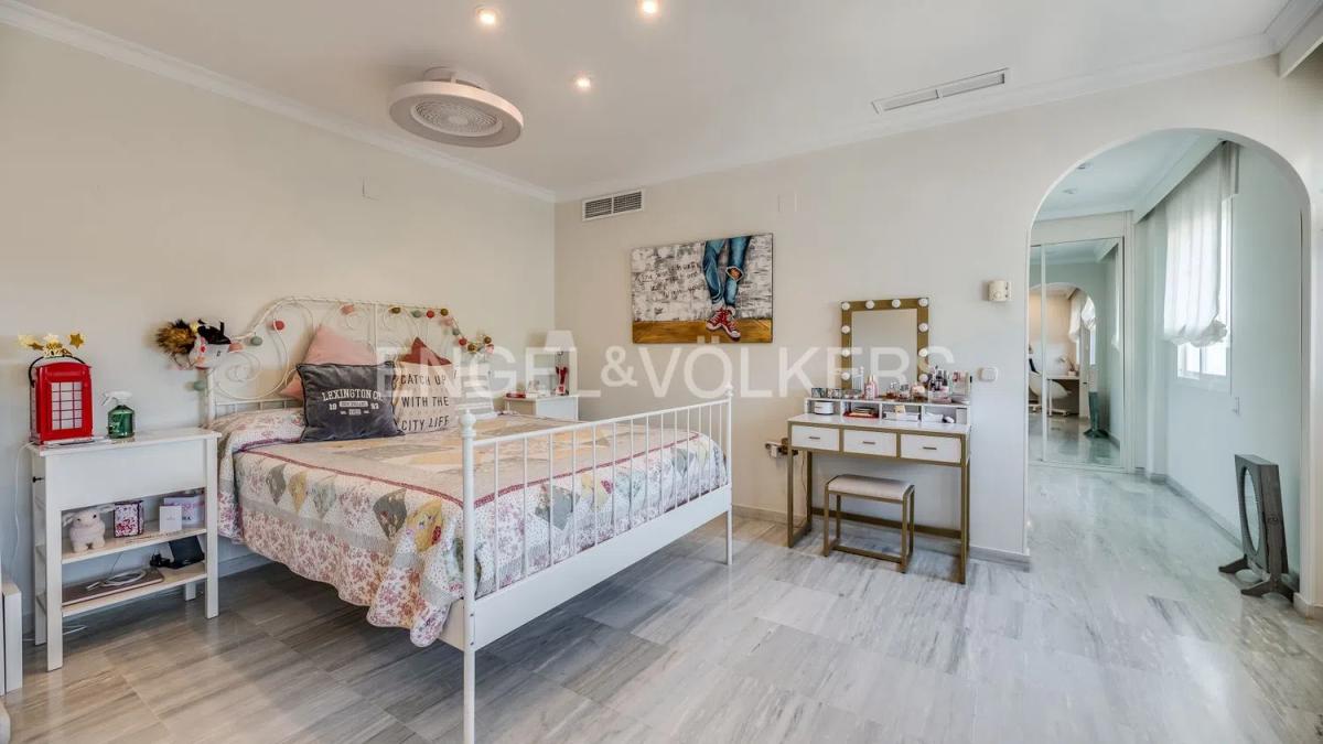 Venta de piso en Bulevar Ashmawi, Marbella
photo 3