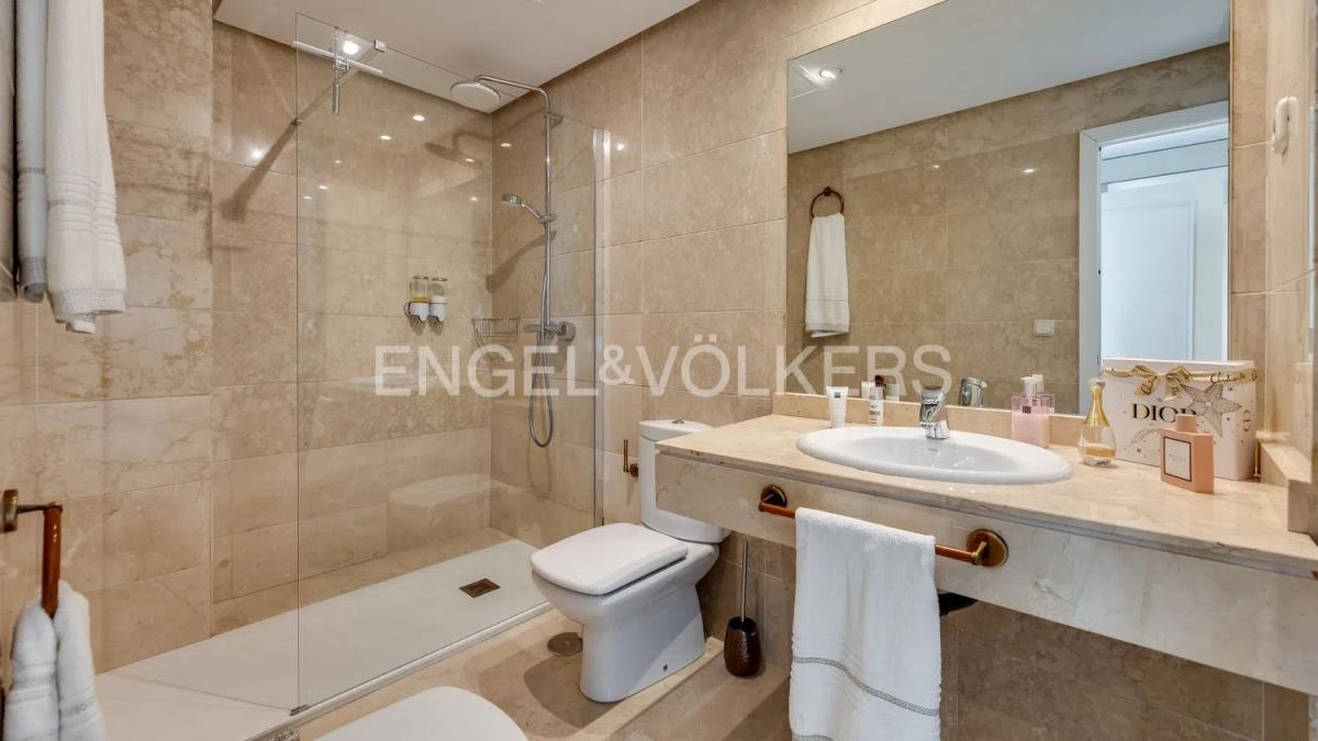 Venta de piso en Bulevar Ashmawi, Marbella
photo 4