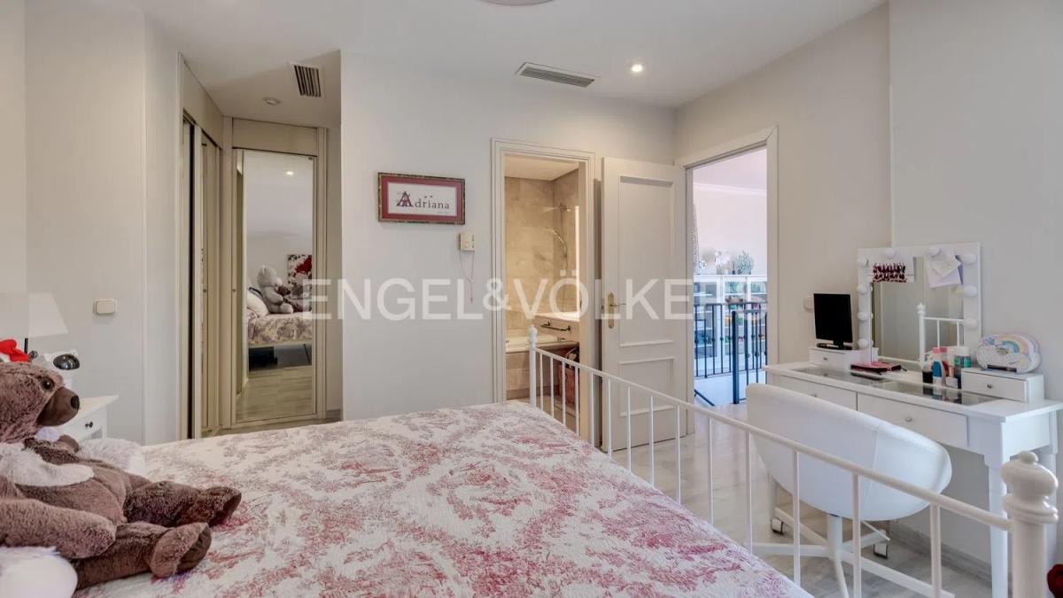 Venta de piso en Bulevar Ashmawi, Marbella
photo 5