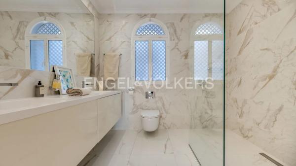 Piso en venta en  Urbanización Marbella Hill Club, Marbella photo 3