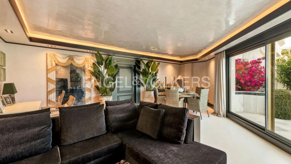 Penthouse sale in Carretera Nacional N-340, Marbella photo 2