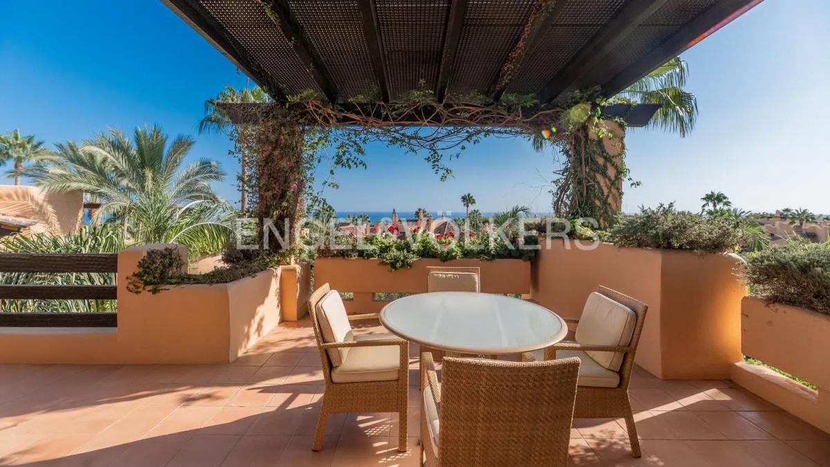 Penthouse sale in Avenida Buchinger, Marbella photo 1